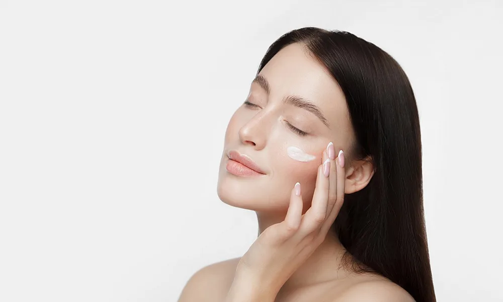 Long-lasting moisturizing face cream adaptable for hot & cold climate bulk skincare