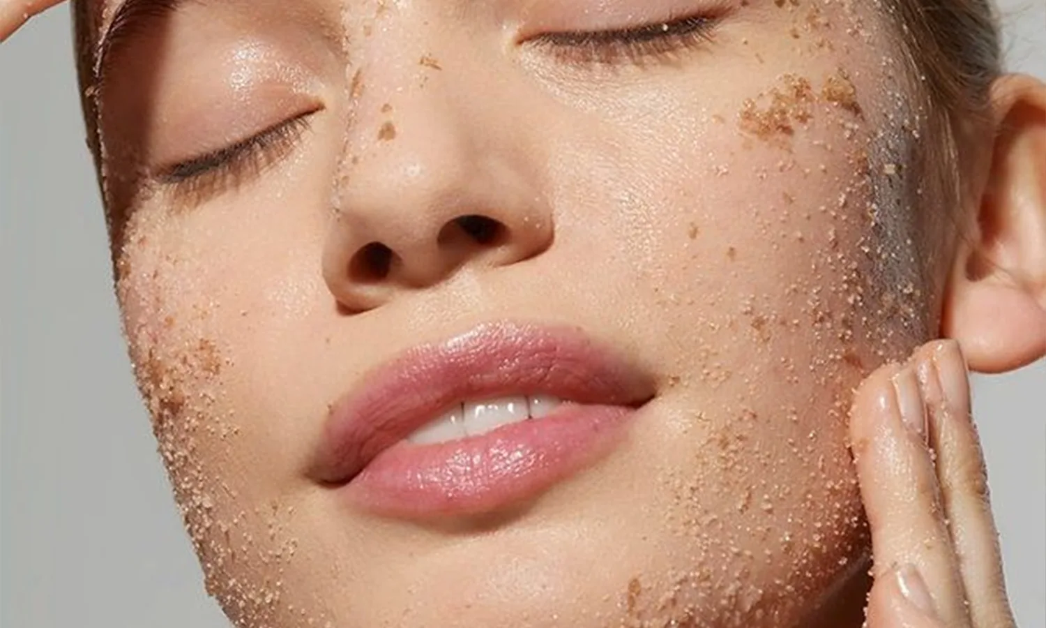 Gentle plant particle facial scrub for dead skin removal, global facial care bulk supply